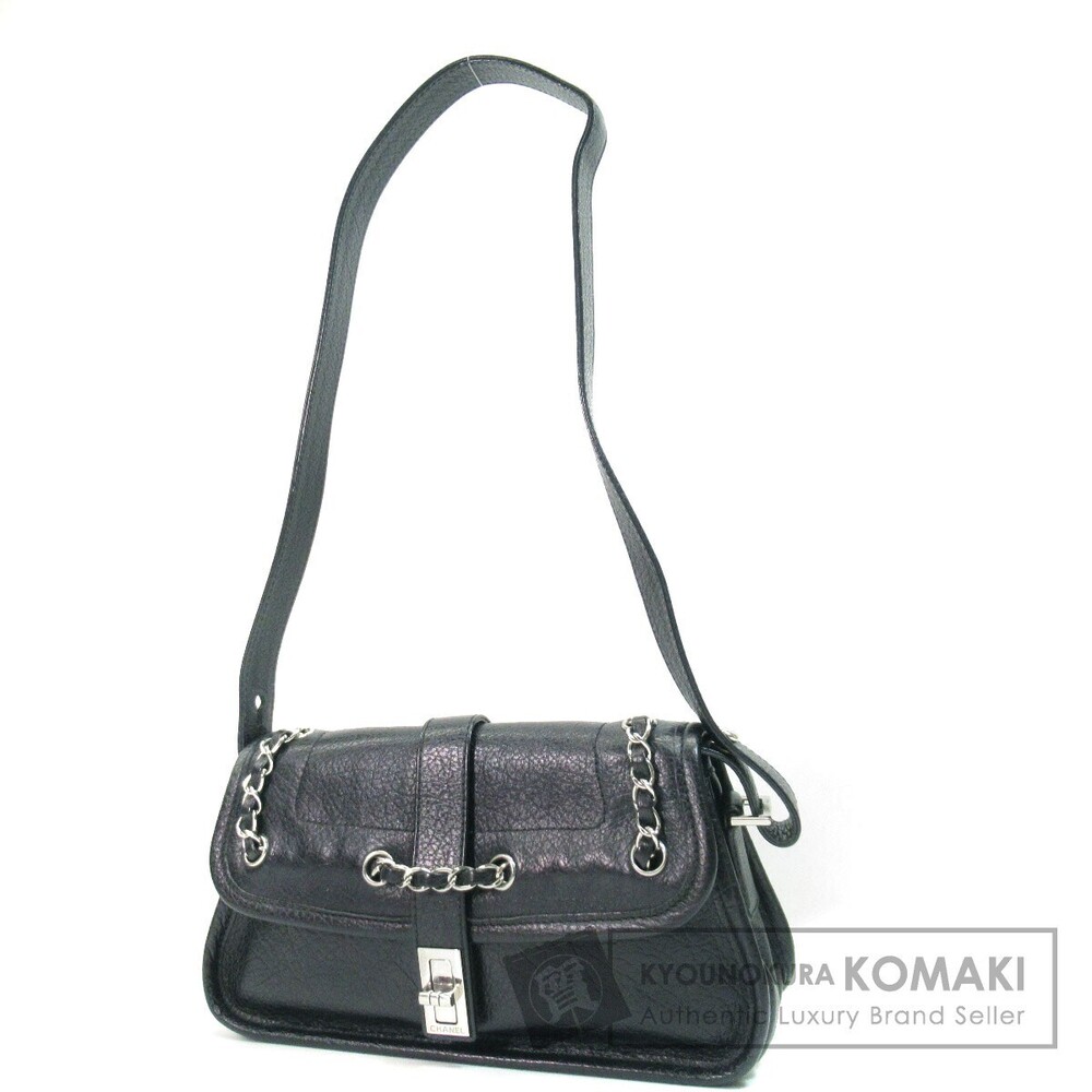 CHANEL leather Shoulder Bag logo
